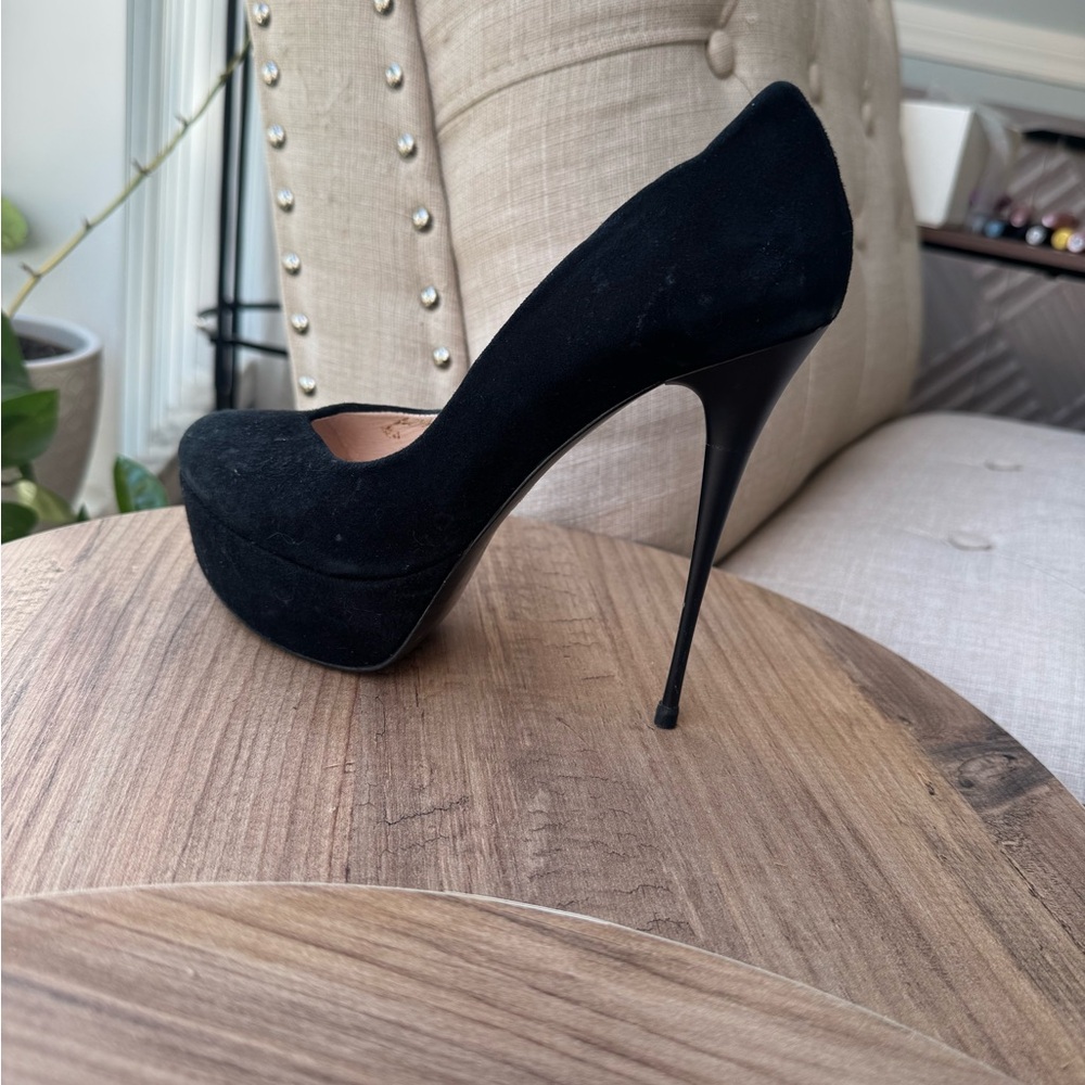 Black suede VICINO pumps with metal stiletto heel size eu 36 great condition